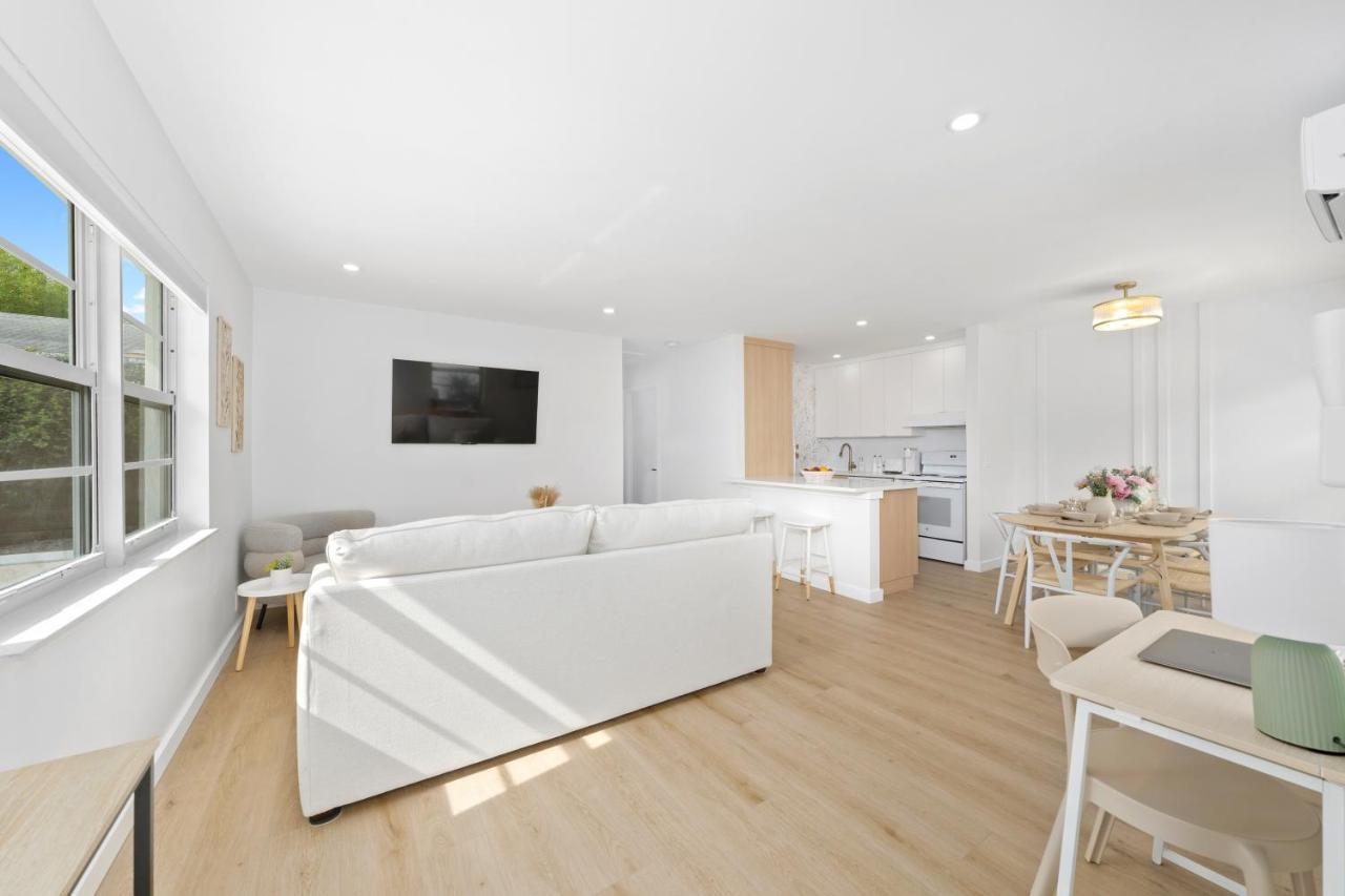 M Lake Worth Beach: Modern Villas with Retro Charm Near Palm Beach Exterior photo