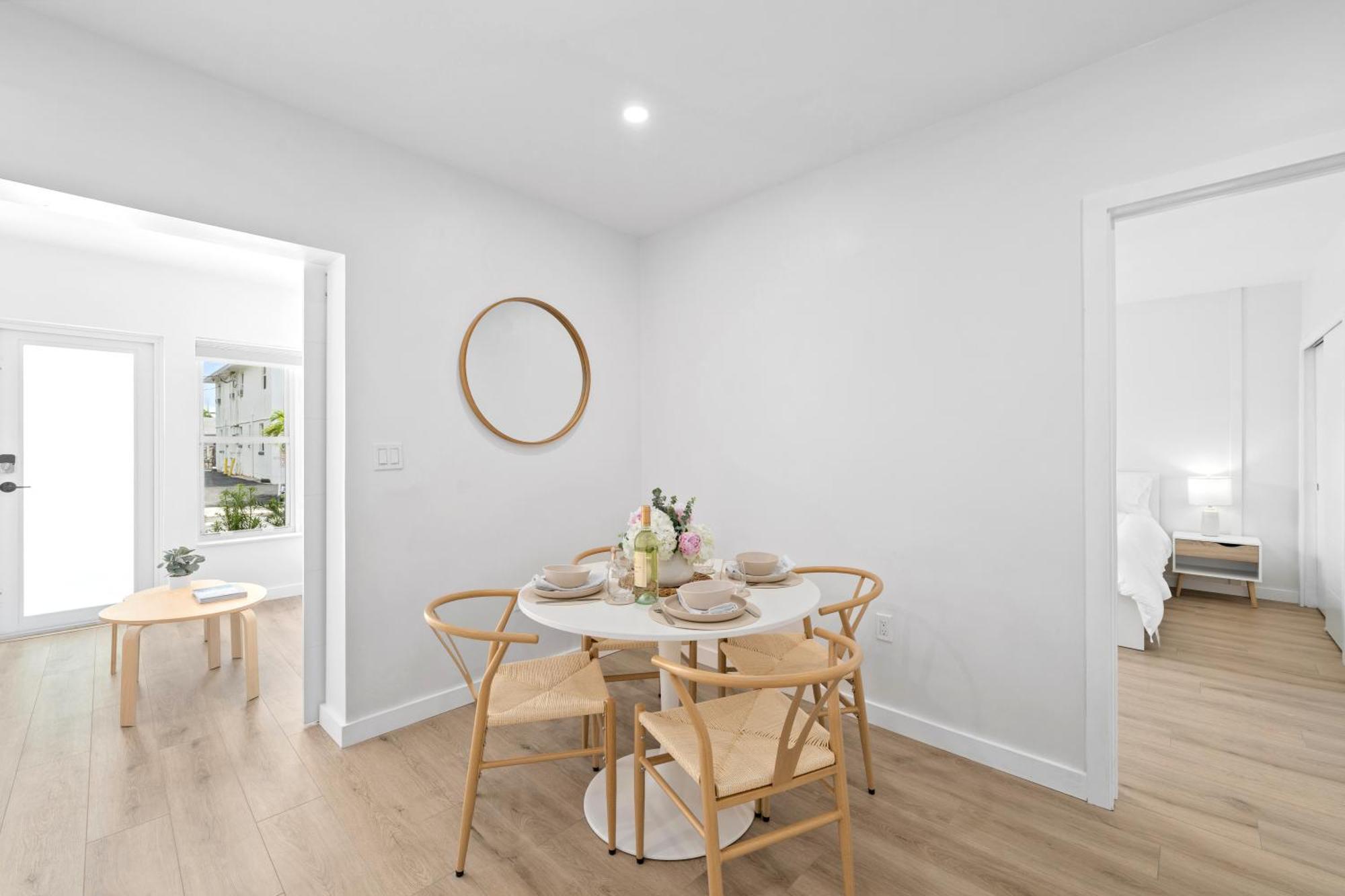 M Lake Worth Beach: Modern Villas with Retro Charm Near Palm Beach Exterior photo