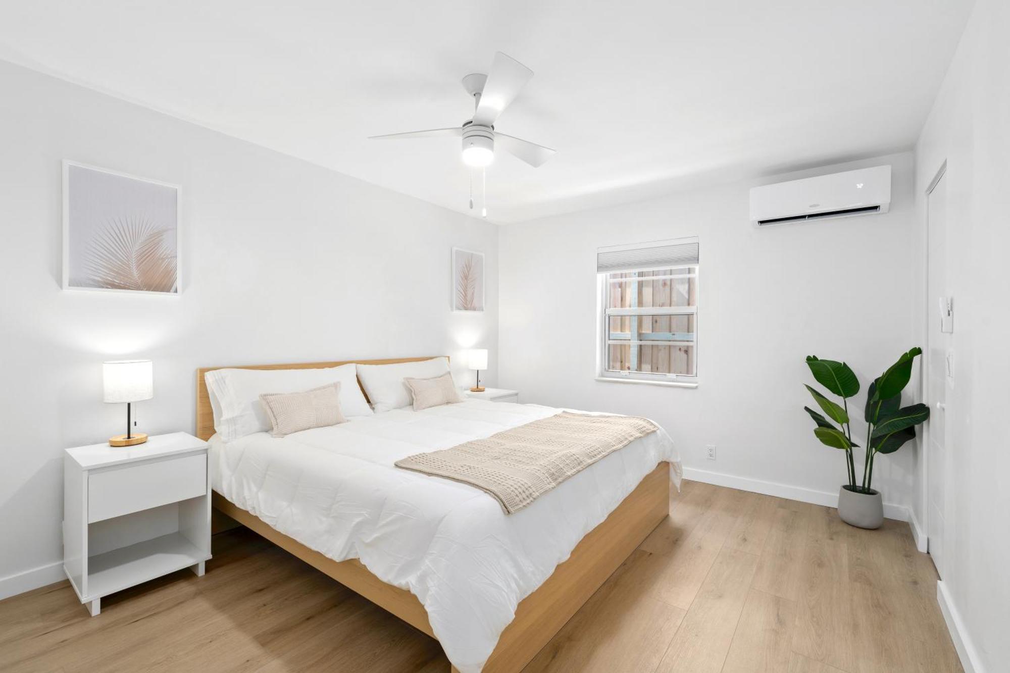 M Lake Worth Beach: Modern Villas with Retro Charm Near Palm Beach Exterior photo