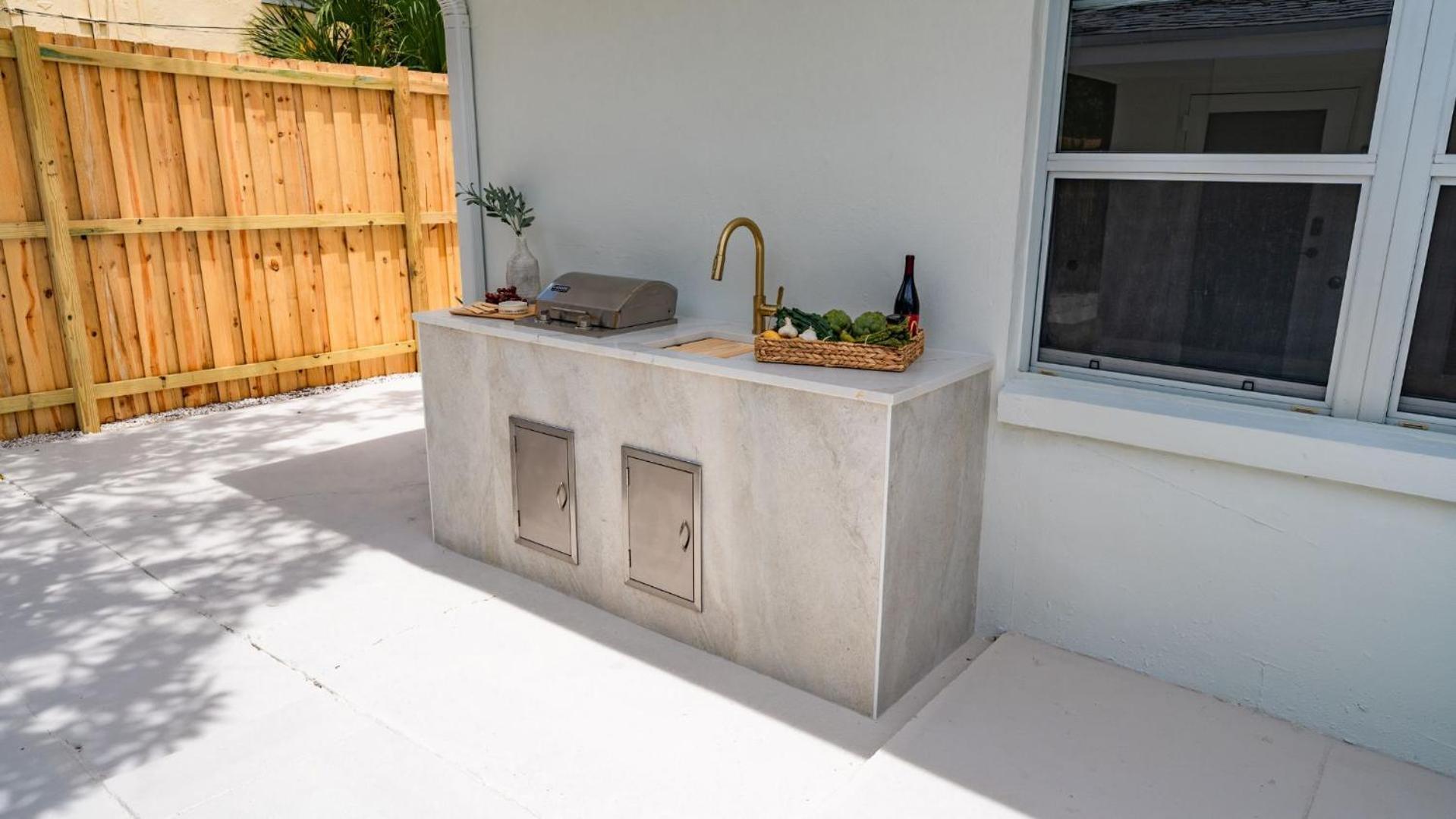 M Lake Worth Beach: Modern Villas with Retro Charm Near Palm Beach Exterior photo